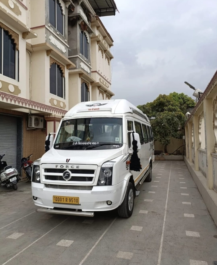 Tempo traveller